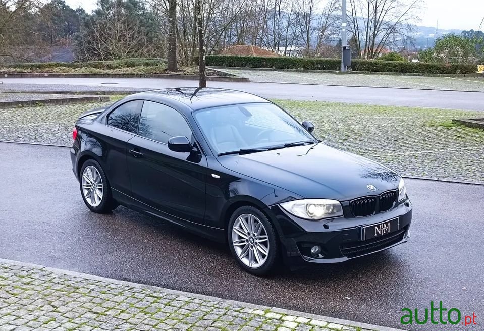 2011' BMW 120 photo #5
