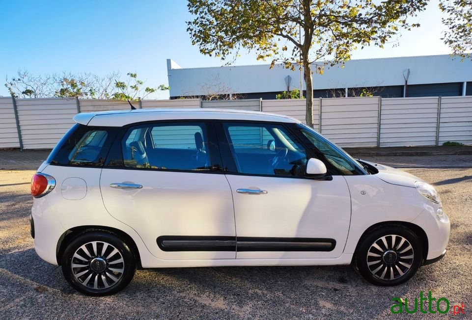 2016' Fiat 500L photo #4