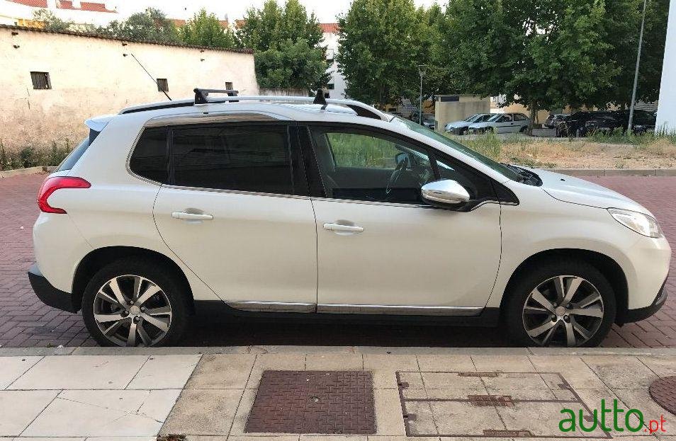 2014' Peugeot 2008 Allure photo #2