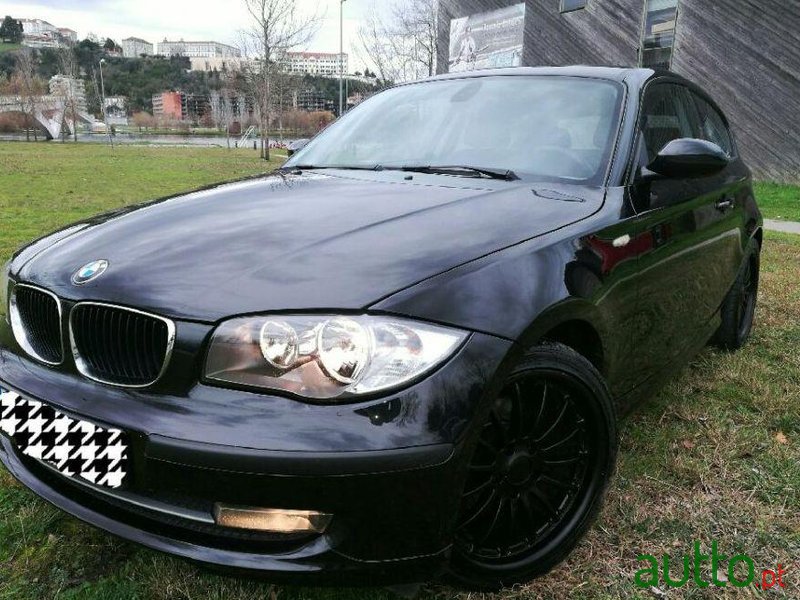 2008' BMW 118 118D  Sport Coupé photo #2