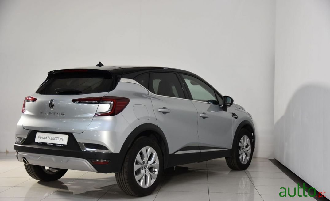 2022' Renault Captur photo #4