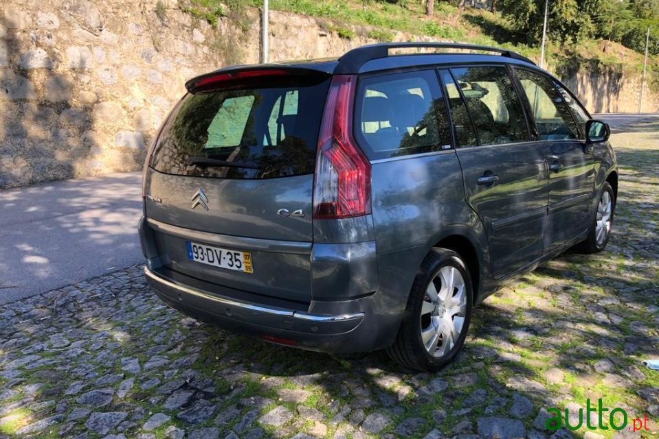 2007' Citroen C4 Grand Picasso photo #3