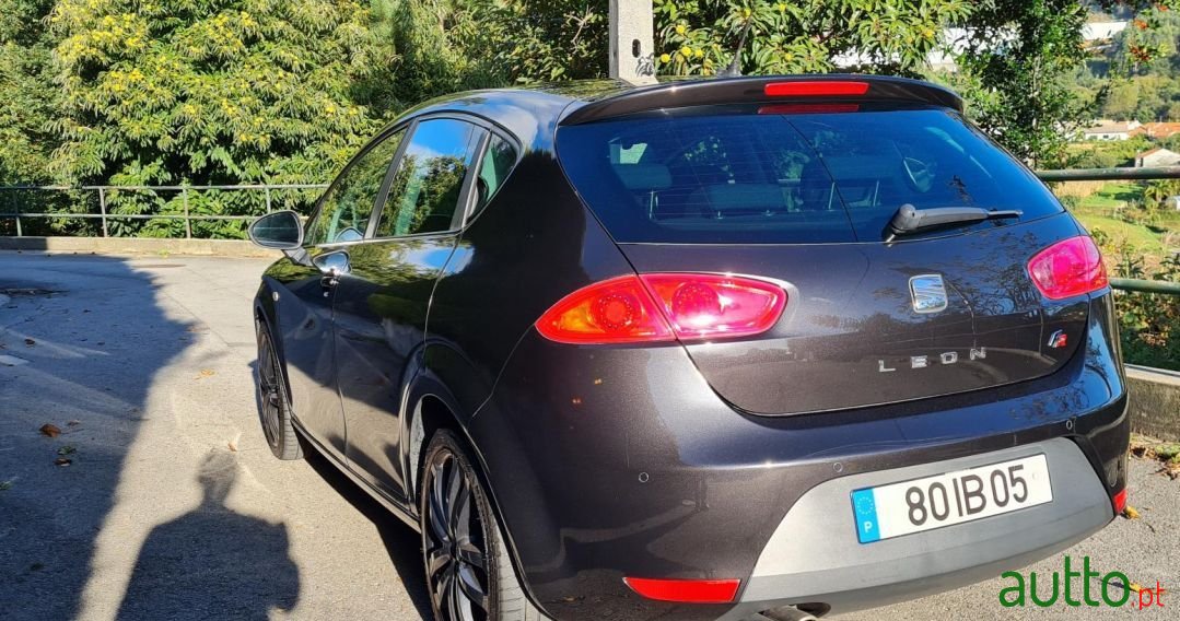 2009' SEAT Leon photo #3