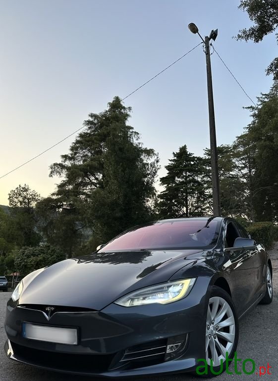 2018' Tesla Model S Standard Range photo #1