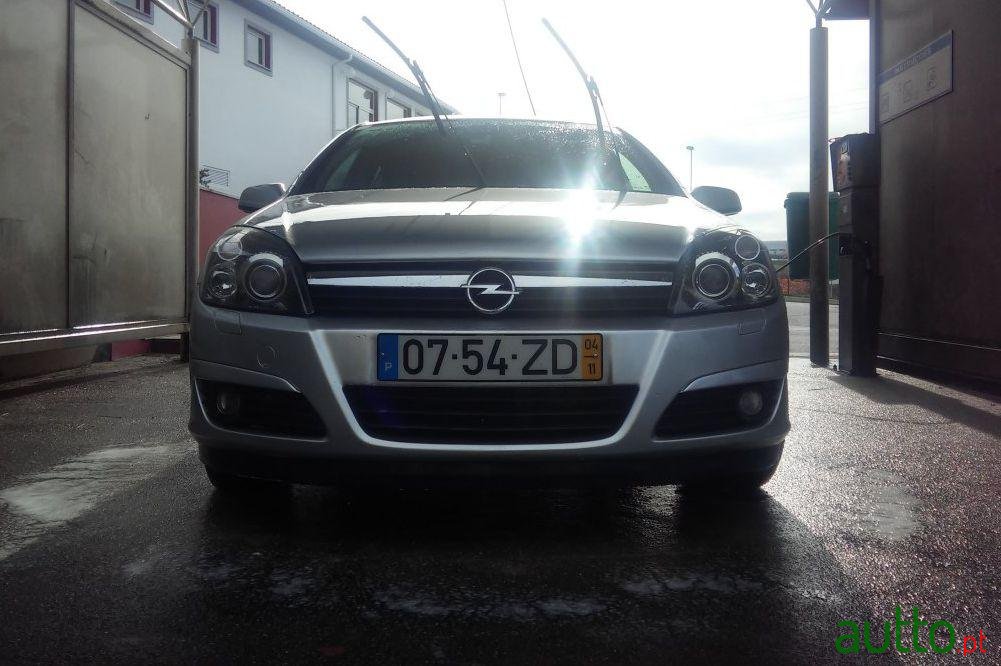 2004' Opel Astra 1.7 Cdti Cosmo M5 photo #3