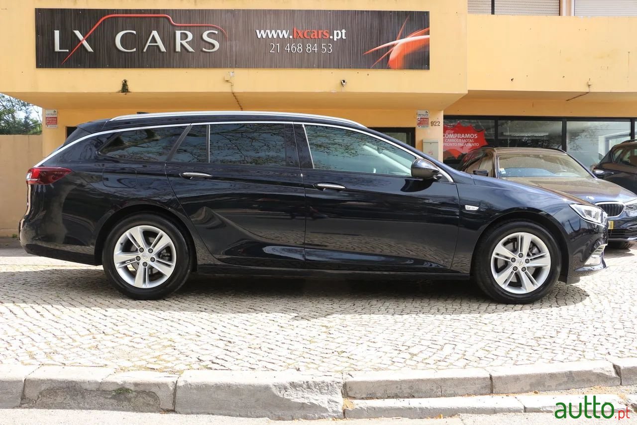 2017' Opel Insignia Sports Tourer photo #3