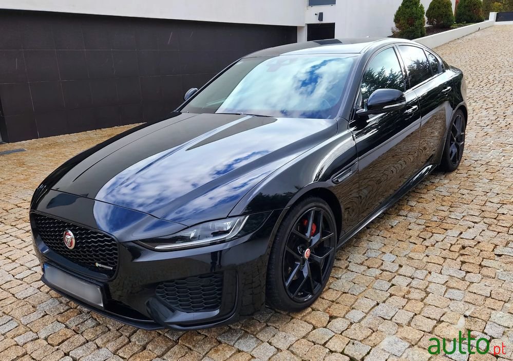 2020' Jaguar XE photo #3