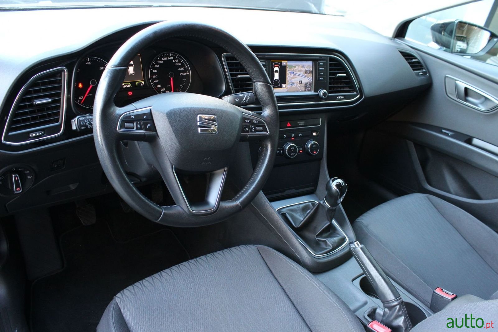 2013' SEAT Leon photo #4