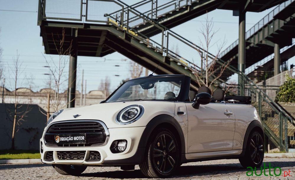 2018' MINI Cabrio Cooper D photo #2
