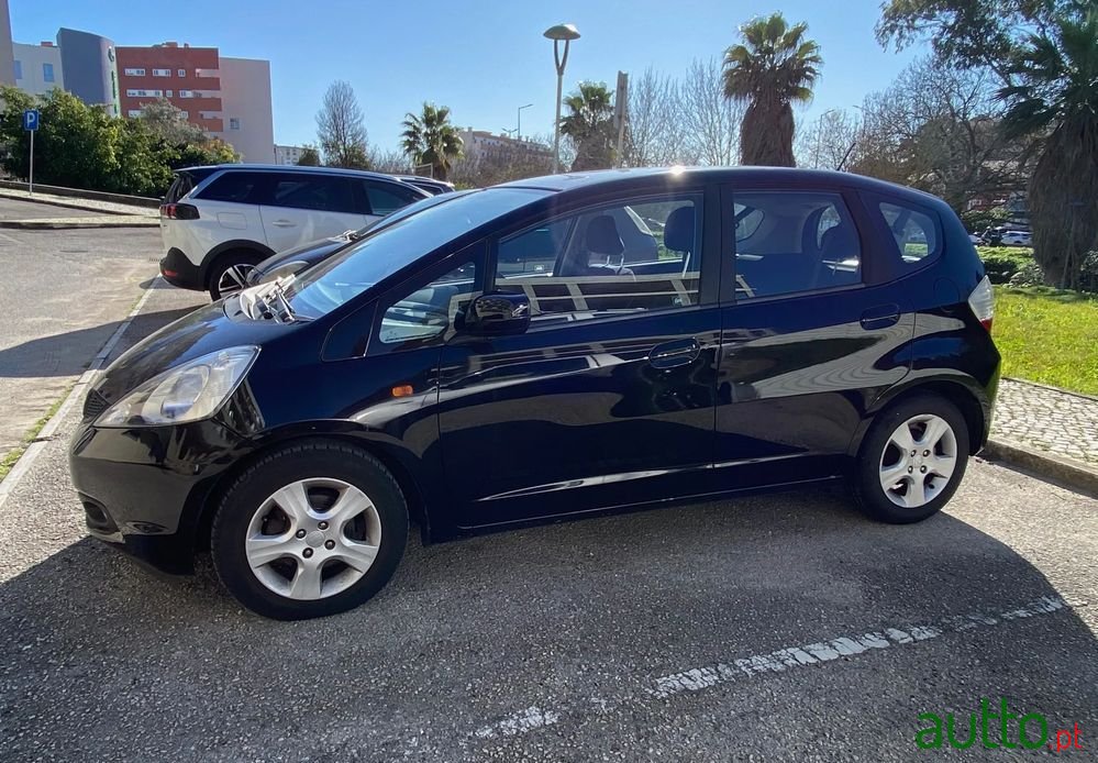 2010' Honda Jazz photo #2