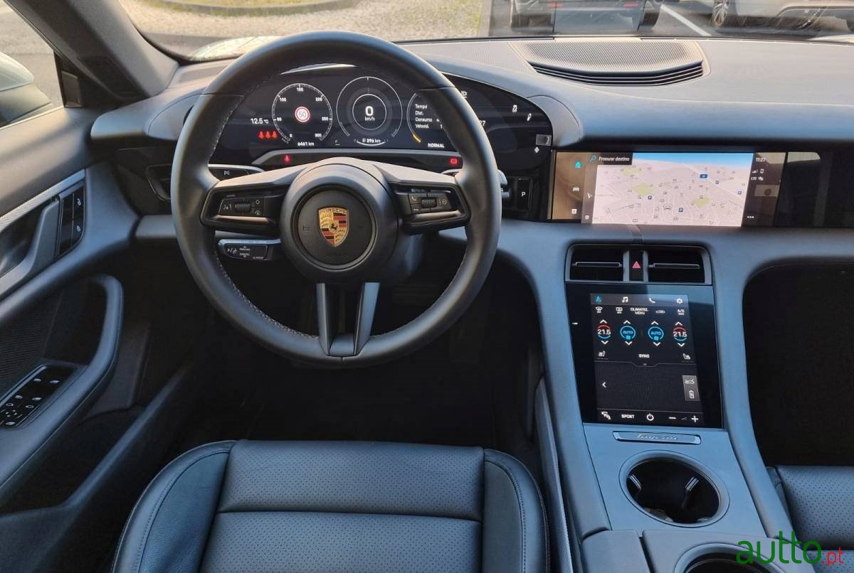 2021' Porsche Taycan photo #7