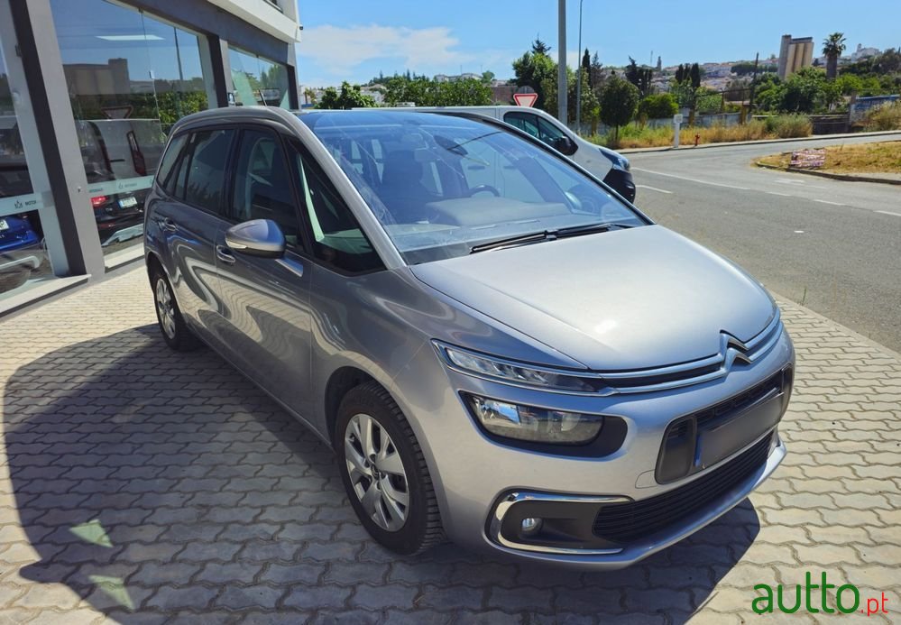 2019' Citroen C4 SpaceTourer photo #3