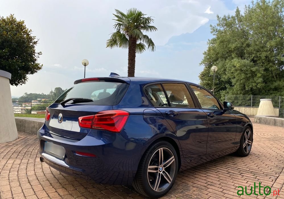 2015' BMW 116 D Line Sport photo #4