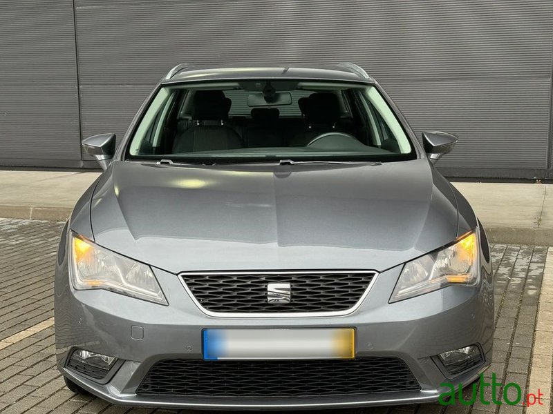 2015' SEAT Leon St photo #2