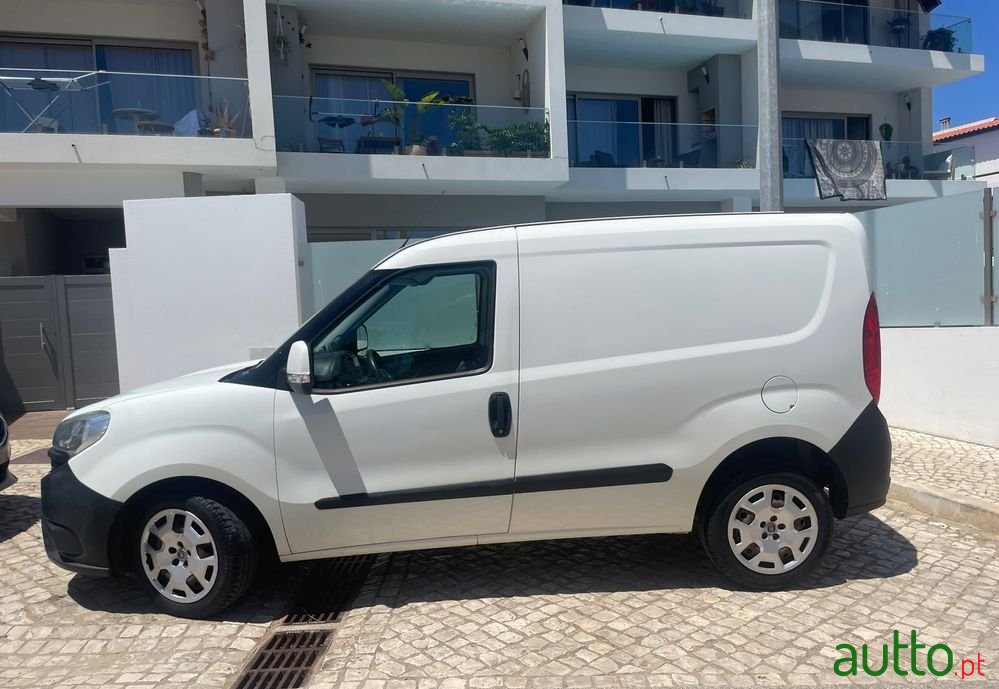 2017' Fiat Doblo photo #2