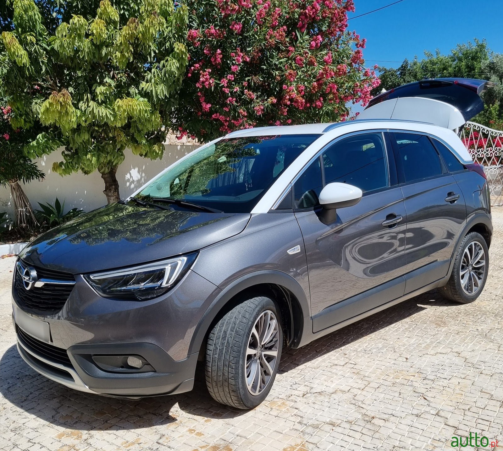 2020' Opel Crossland X photo #2