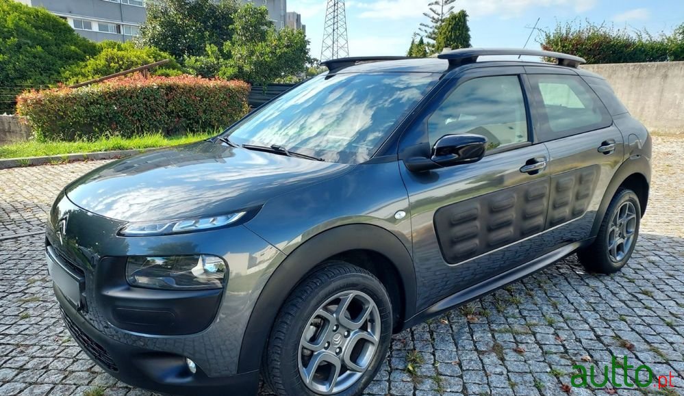 2015' Citroen C4 Cactus photo #3