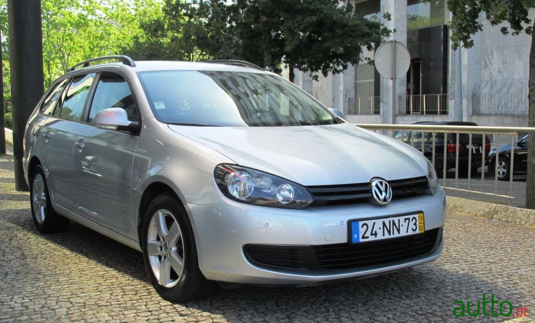 2013' Volkswagen Golf photo #3