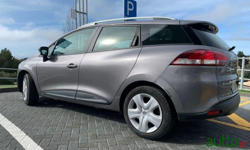 2016' Renault Clio Sport Tourer photo #3