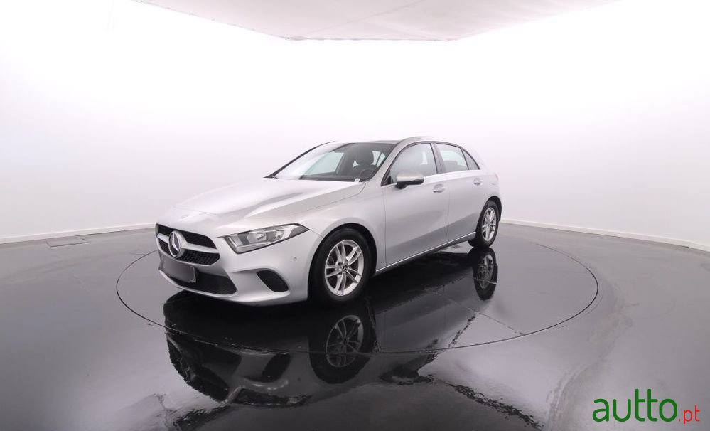 2020' Mercedes-Benz A 160 Style photo #1