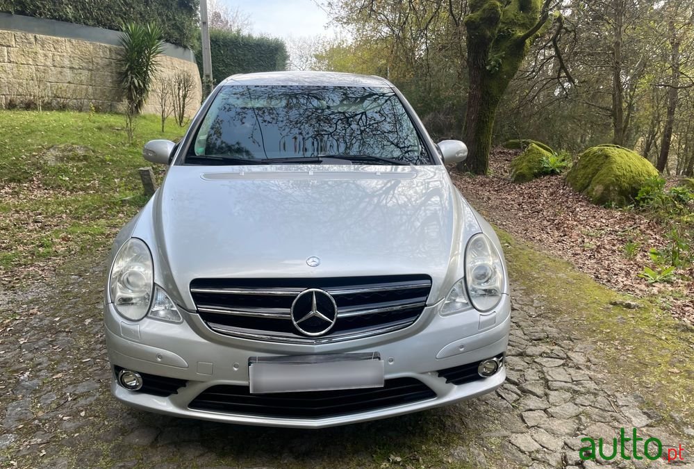 2010' Mercedes-Benz Classe R 4-Matic photo #1