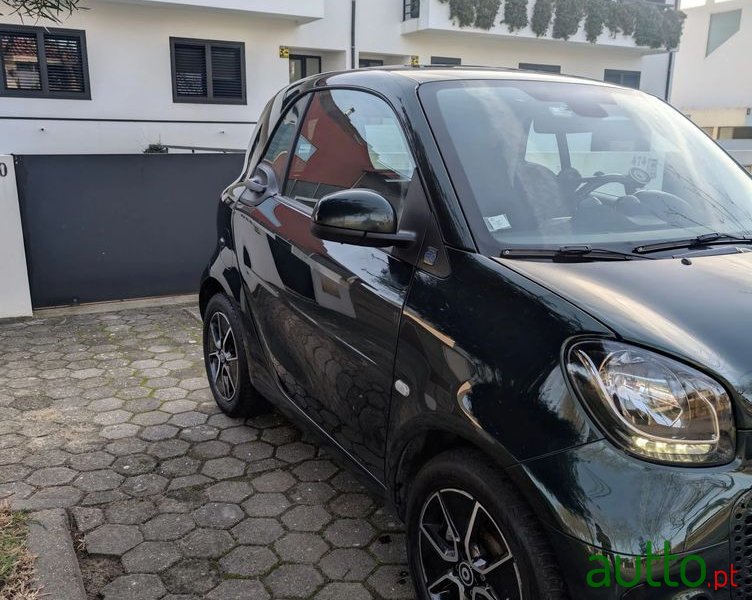 2020' Smart Fortwo Eq Passion photo #3
