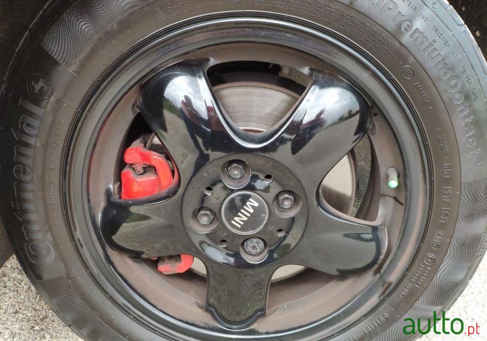 2010' MINI Cooper photo #4