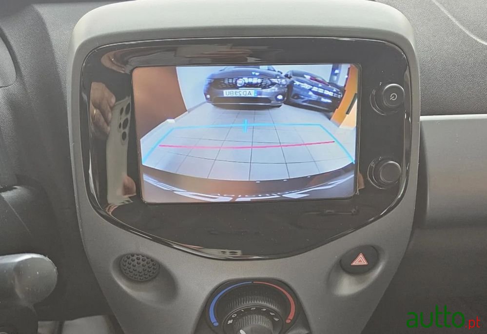 2019' Toyota Aygo 1.0 X-Play+X-Touch photo #5