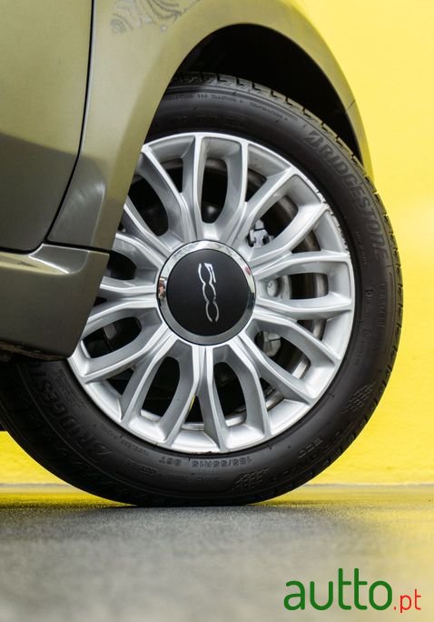 2018' Fiat 500 photo #2