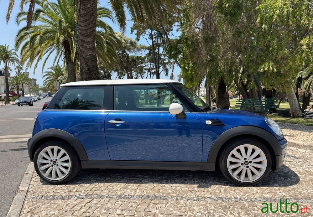 2008' MINI Coupé photo #3