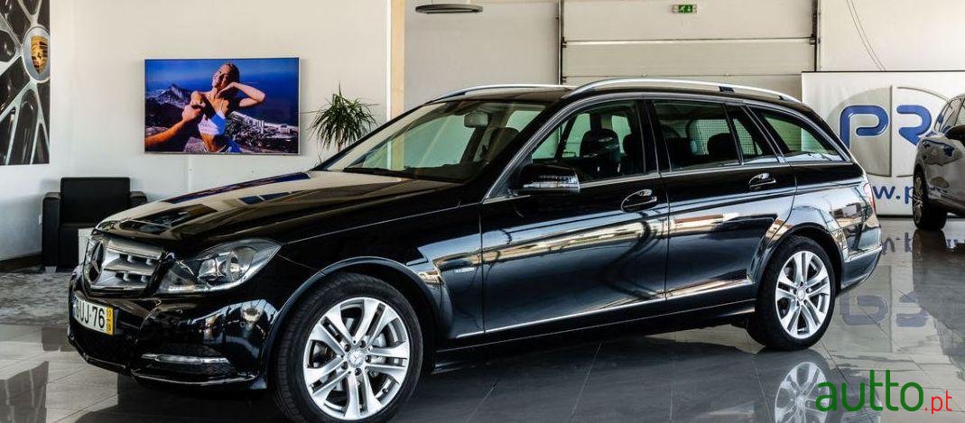 2011' Mercedes-Benz C-180 photo #1