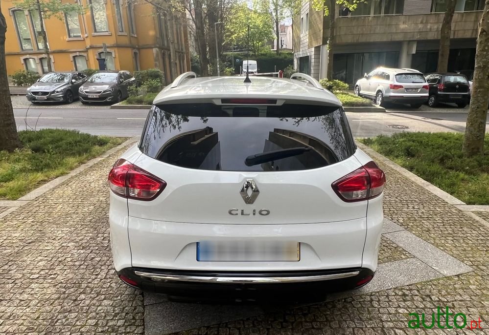 2019' Renault Clio Sport Tourer photo #6