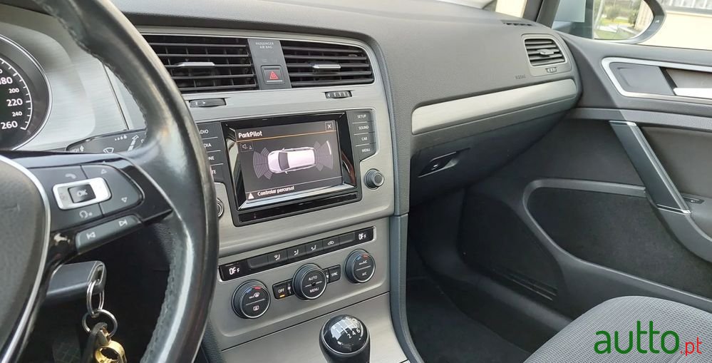 2015' Volkswagen Golf Variant photo #3