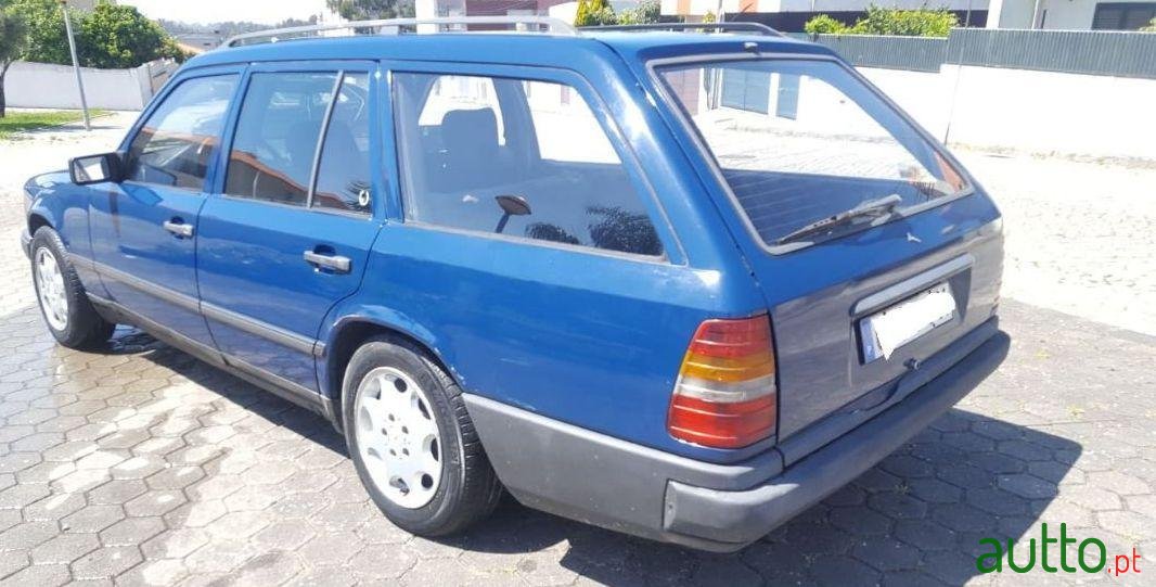 1986' Mercedes-Benz 200 200 photo #3