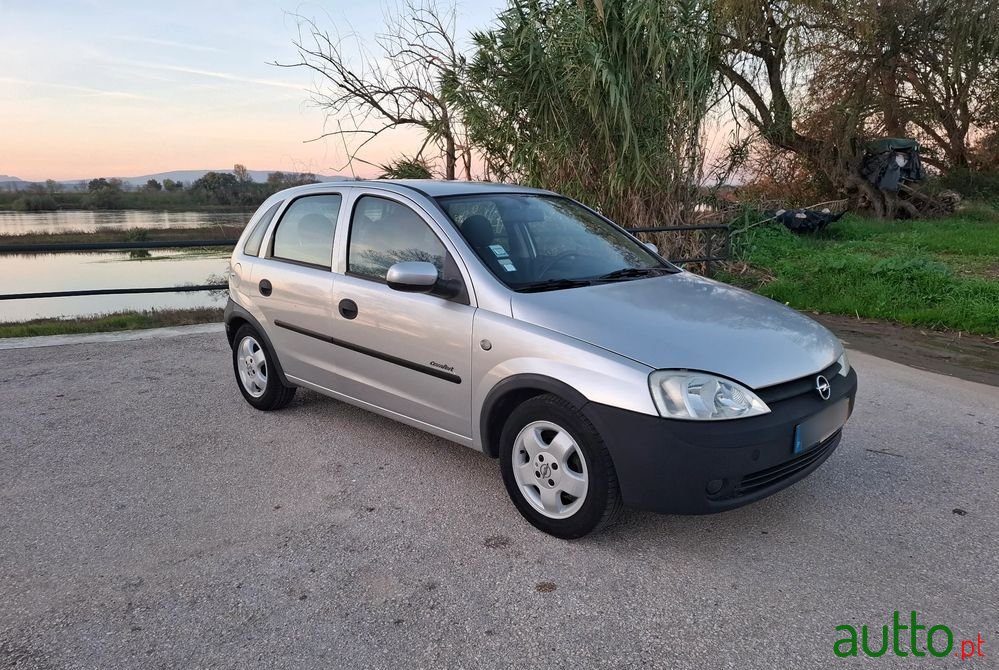 2002' Opel Corsa 1.2 16V Confort photo #3