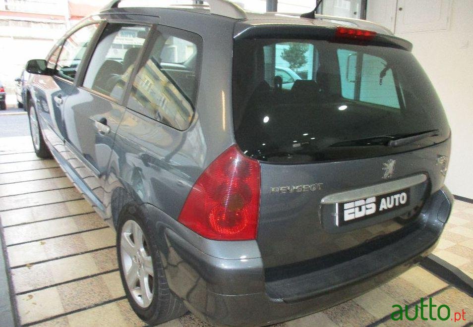 2004' Peugeot 307 Sw photo #2