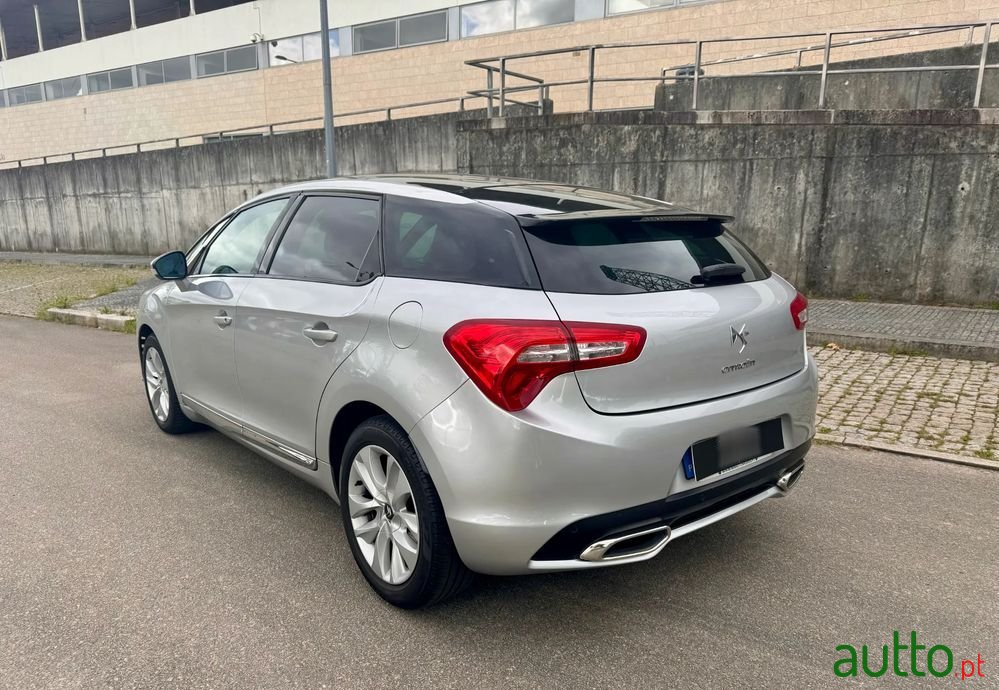 2014' Citroen DS5 photo #6
