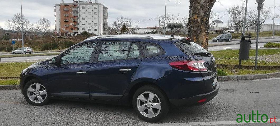 2009' Renault Megane Sport Tourer photo #3