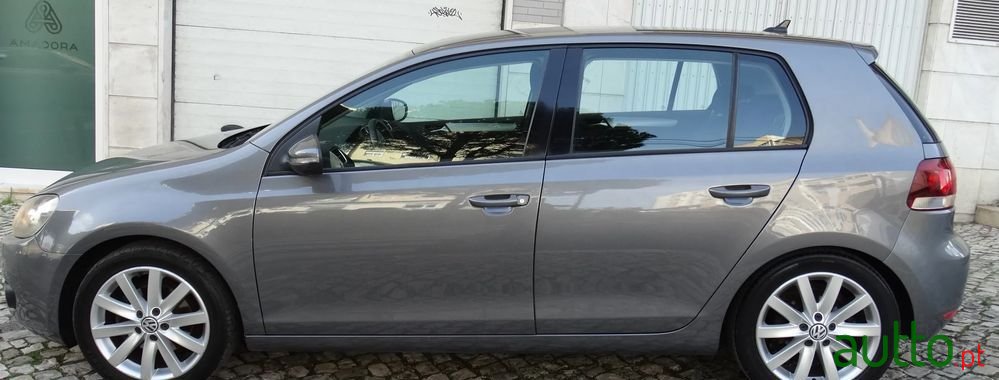 2008' Volkswagen Golf photo #6