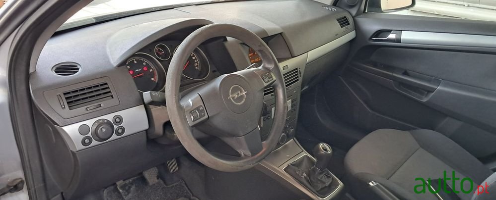 2006' Opel Astra 1.3 Cdti Enjoy photo #5