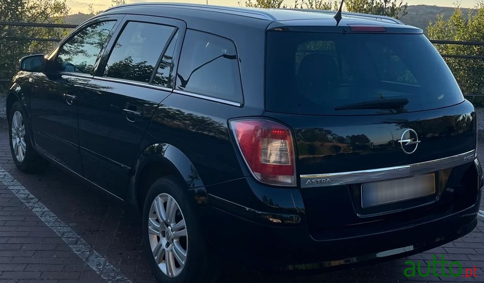 2008' Opel Astra 1.7 Cdti Cosmo photo #4