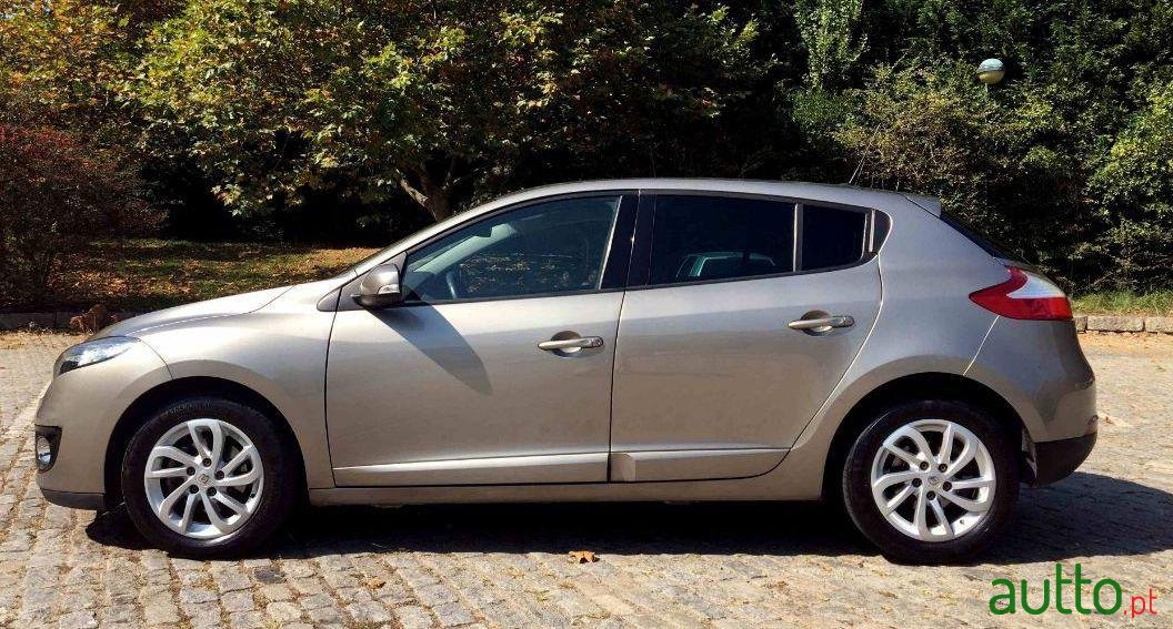 2013' Renault Megane photo #1