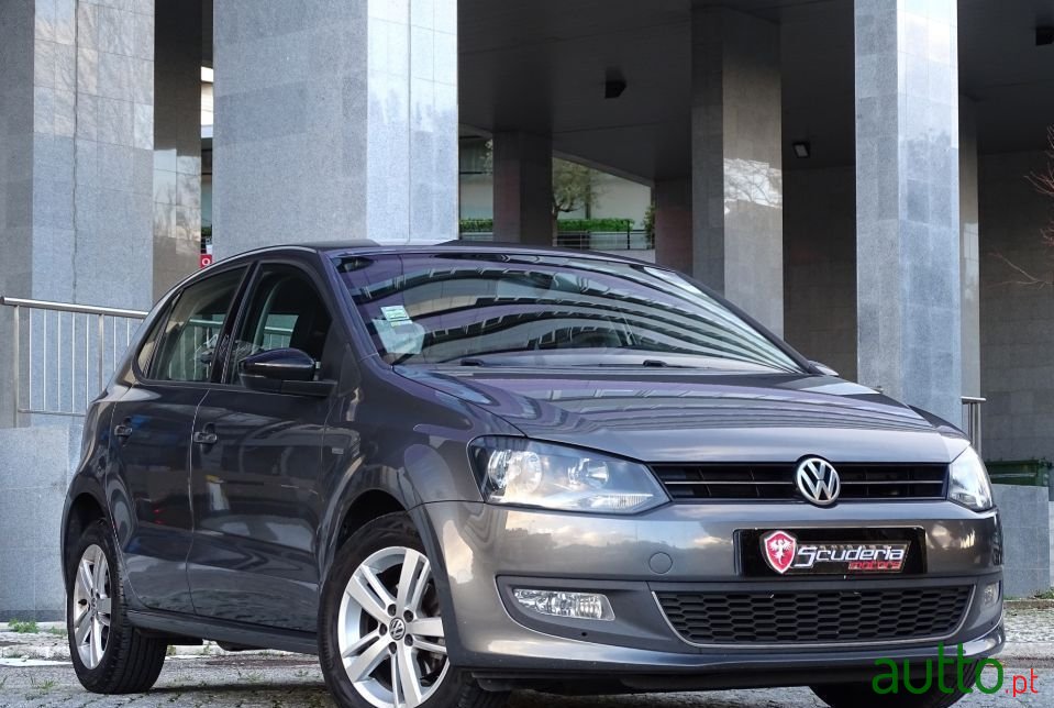 2013' Volkswagen Polo photo #2