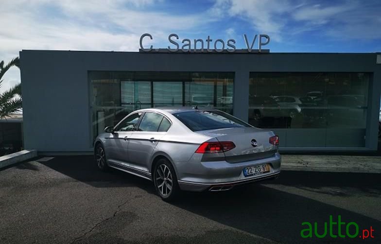 2019' Volkswagen Passat photo #1