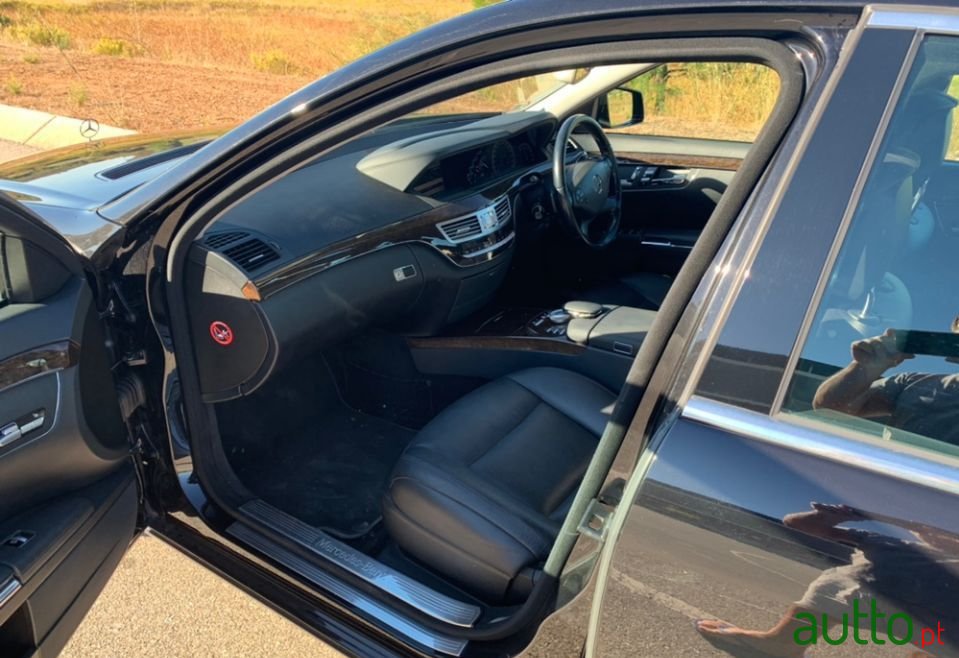 2012' Mercedes-Benz S-350 photo #6