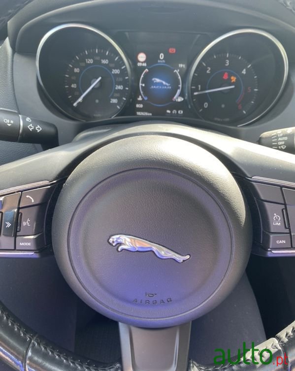 2016' Jaguar XE 2.0 D Prestige photo #6