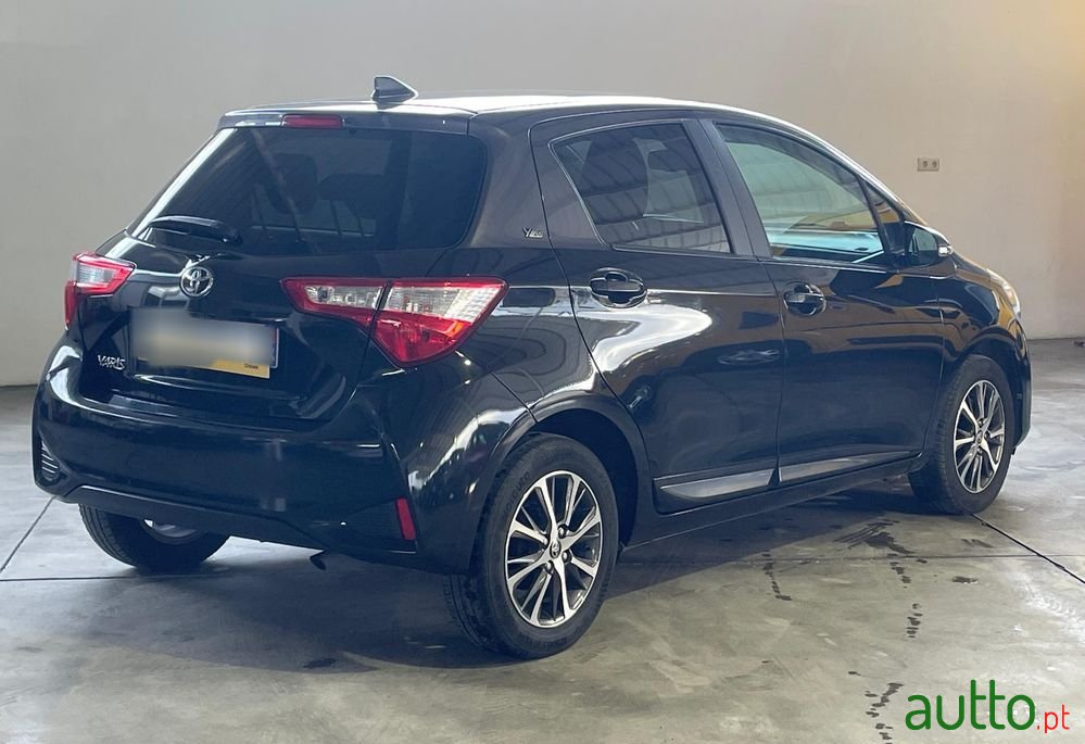 2019' Toyota Yaris 1.5 Vvt-I 20 Anos photo #5