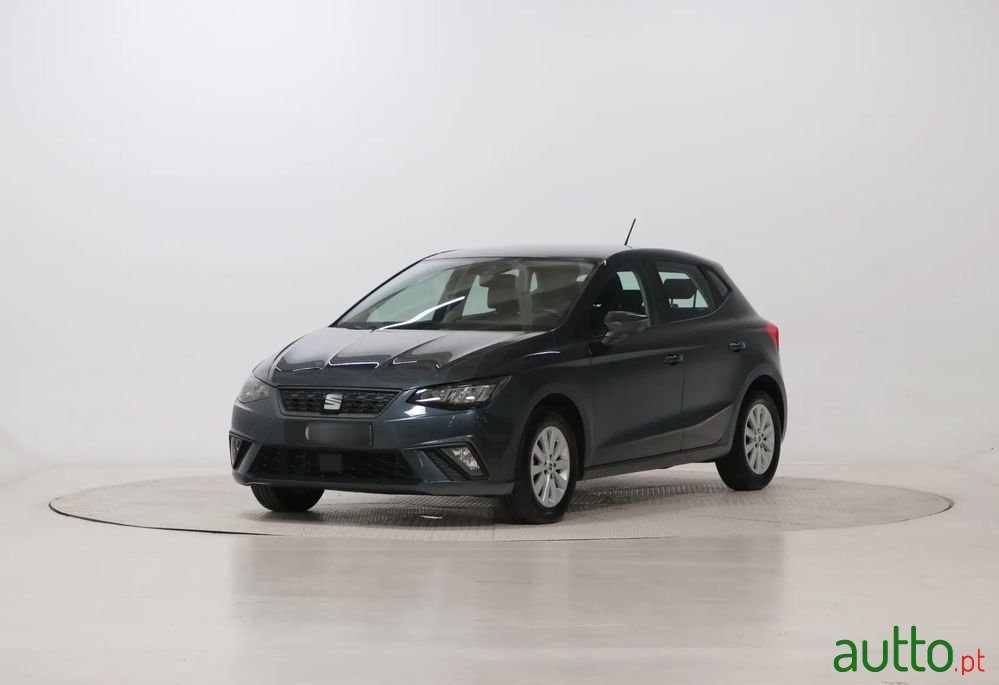 2022' SEAT Ibiza 1.0 Tsi Style photo #2