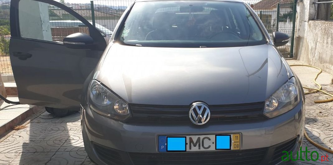 2011' Volkswagen Golf photo #3