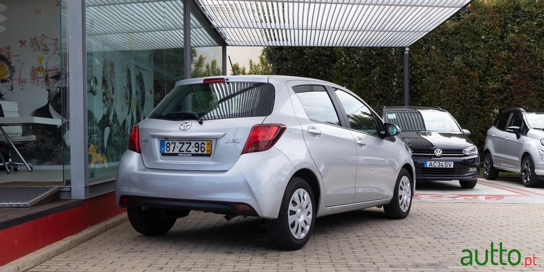 2016' Toyota Yaris photo #4